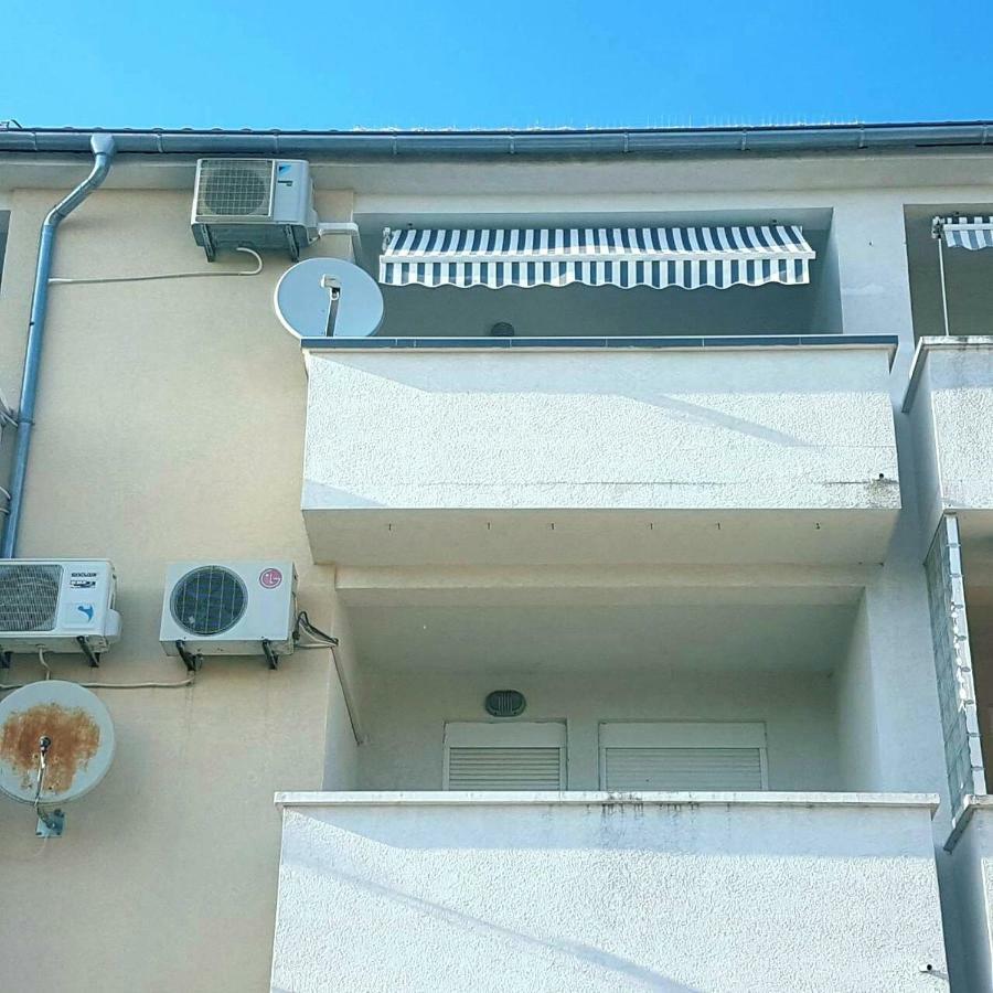 Apartment Alice Pula Luaran gambar