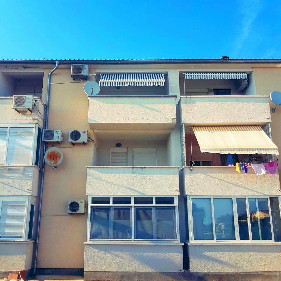 Apartment Alice Pula Luaran gambar