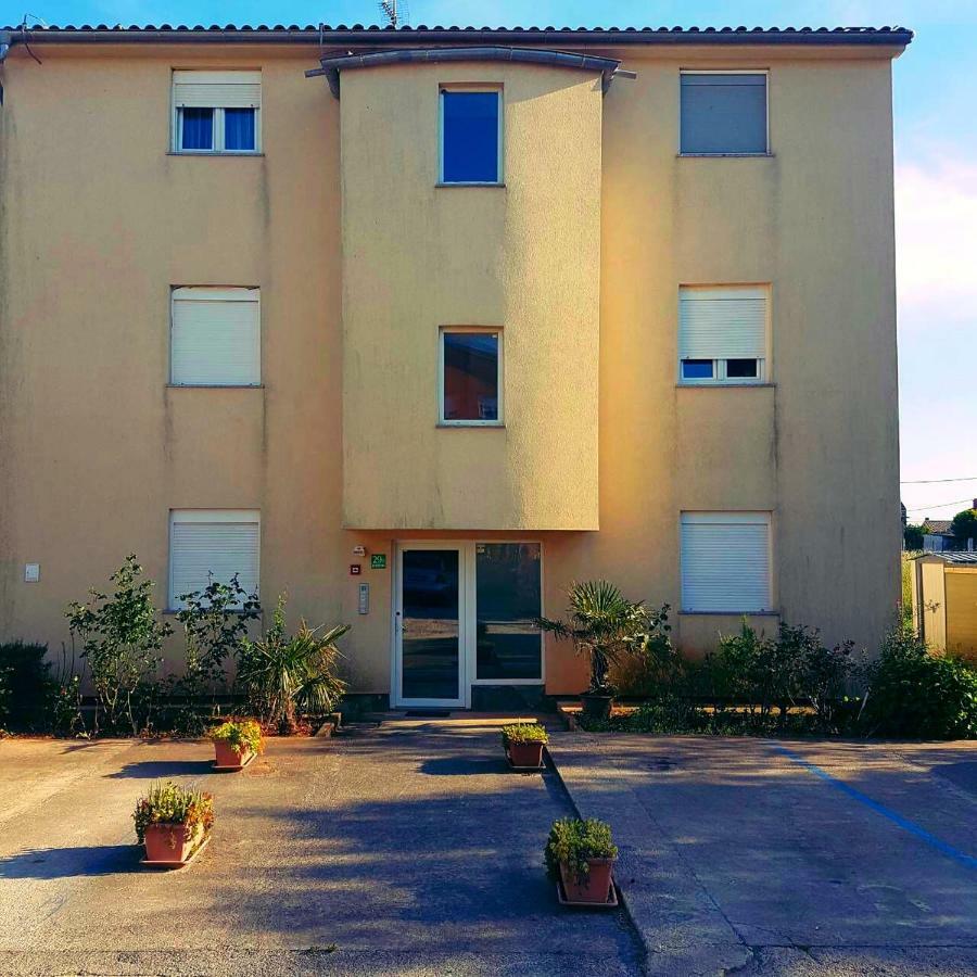 Apartment Alice Pula Luaran gambar